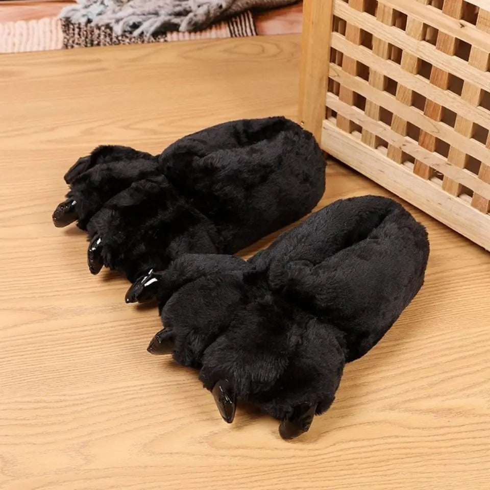 Black furry fur slippers men unisex chunky bigfoot shoes 2024 creative slip on bear paw slippers couples plush indoor shoes
