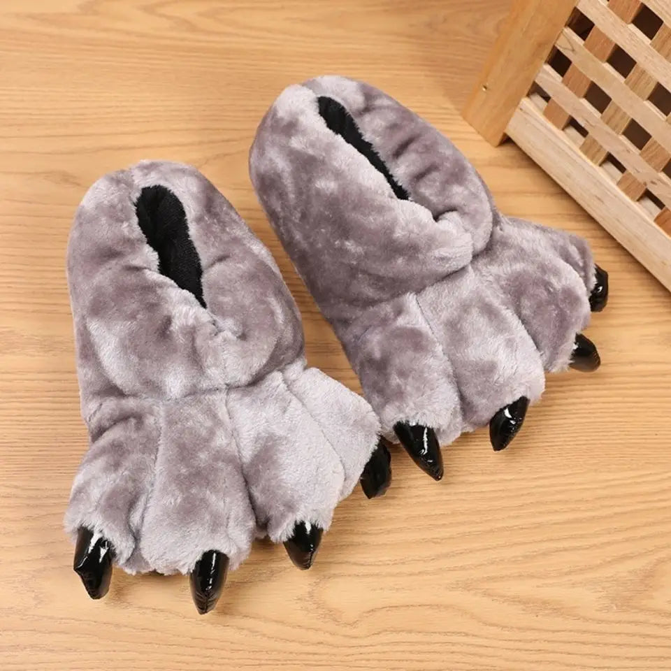 Black furry fur slippers men unisex chunky bigfoot shoes 2024 creative slip on bear paw slippers couples plush indoor shoes