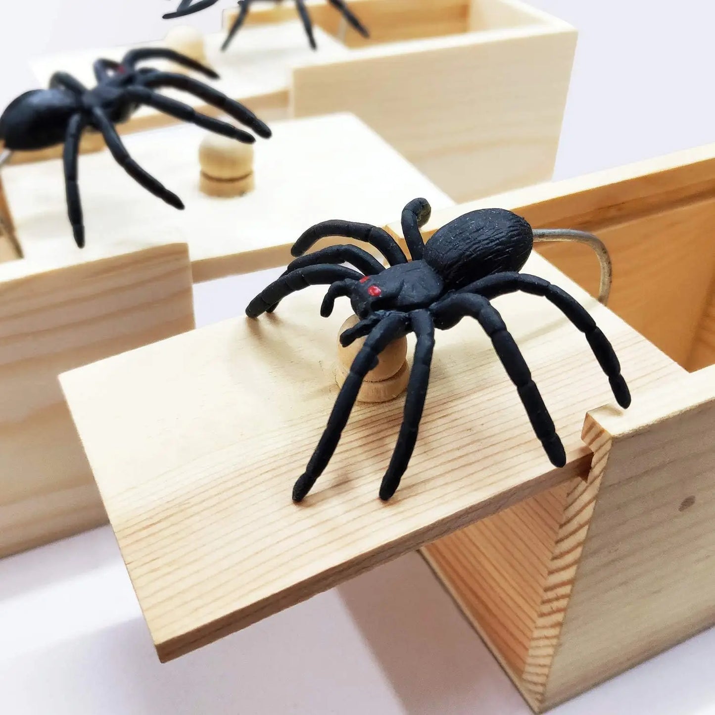 Funny Surprise Joke Prank Happy Box Wooden Spider Box Toys Christmas Scary Toys Target Adult Boy Halloween Festival Party Props