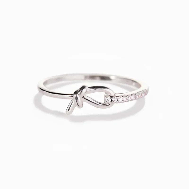New Silver Ladies' Elegant and Glossy Evening Dress, Banquet Light Luxury Style, Jewelry Knot Design, Jewelry Simple Ring