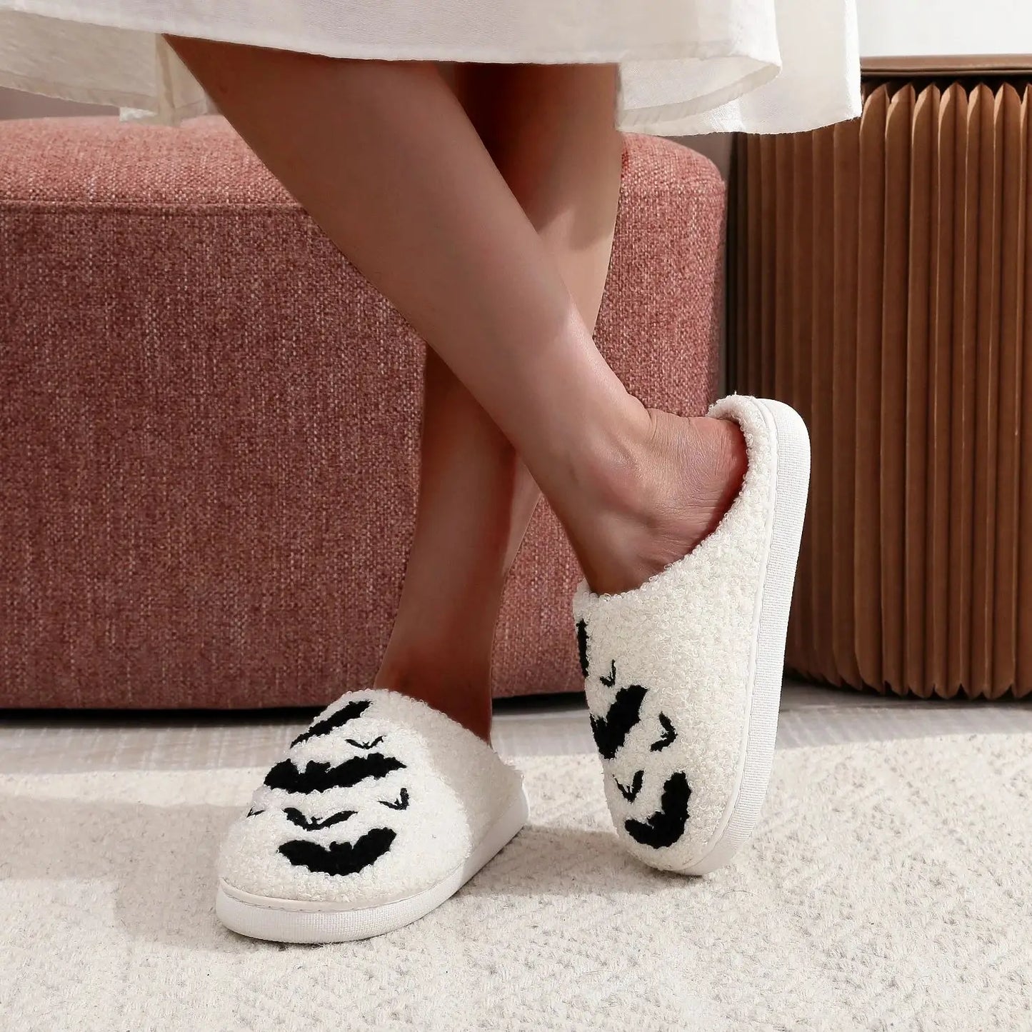 Halloween Bat Pattern Embroidered Plush Home Thick-Soled Comfortable Woolen Cotton Slippers Personalized Warm Non-Slip Indoor Slippers for Men and Women Can Wear Holiday Gifts