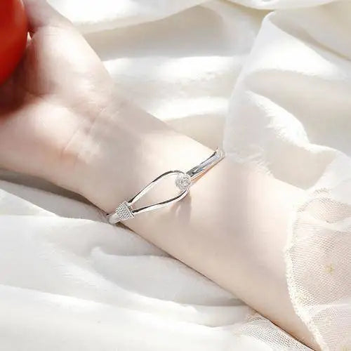 Silver Color Flower Bracelets For Women Fine Elegant Bangle Adjustable Jewelry Fashion Party Gifts Girl Student Hot New